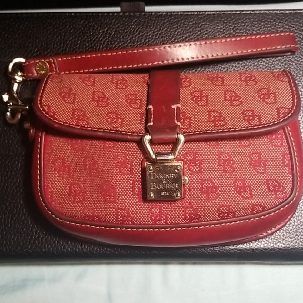Dooney & Bourke Wristlet - Picture 1 of 10